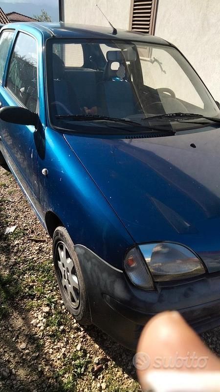 Blu Usata 2005 Fiat 600 Due volumi | 800 € - Immagine 1/1