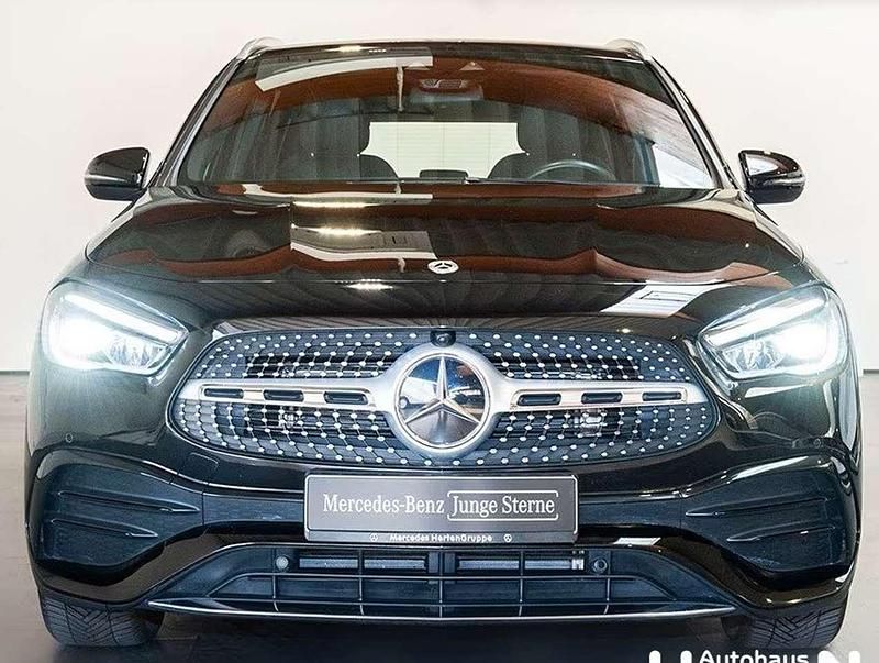 Usata Mercedes GLA200 AMG 163 CV (119 kW) 2022 Nero SUV
