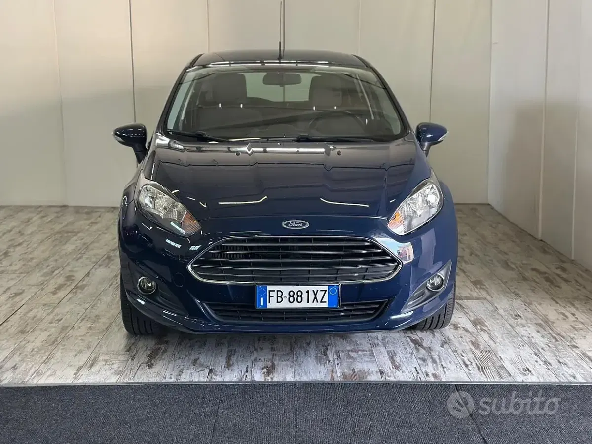 Usata Ford Fiesta 75 CV (55 kW) 2016 Bluazzurro Utilitaria