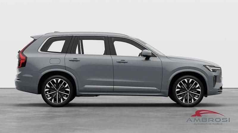 Nuova Volvo XC90 Plus 455 CV (334 kW) 2026 Platinum grey SUV