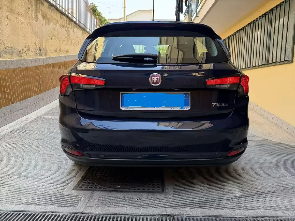 Usata Fiat Tipo Lounge 95 CV (69 kW) 2019 Bluazzurro Berlina