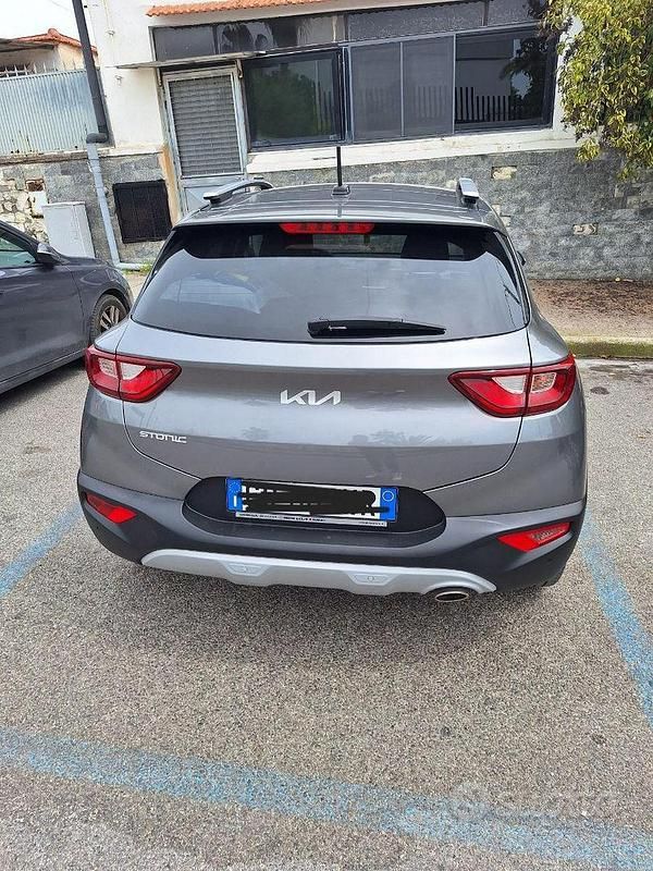 Usata Kia Stonic 100 CV (73 kW) 2023 Grigio SUV
