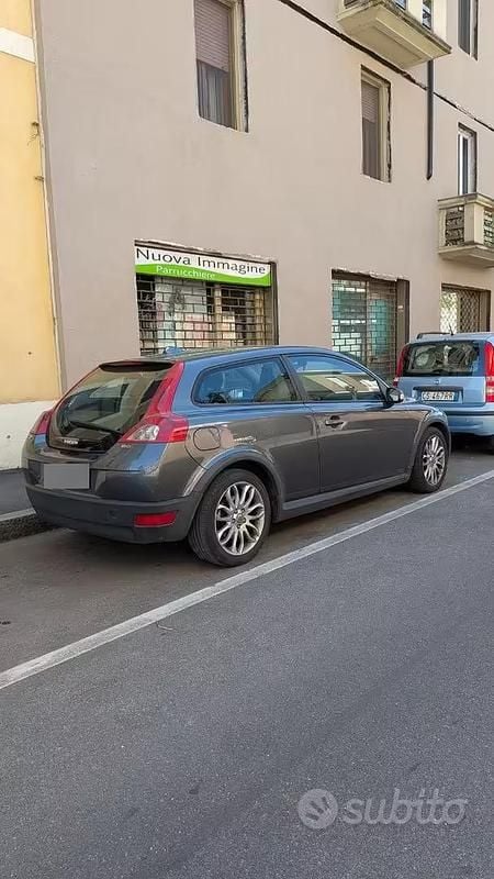 Usata Volvo C30 Kinetic 109 CV (80 kW) 2008 Grigio Utilitaria