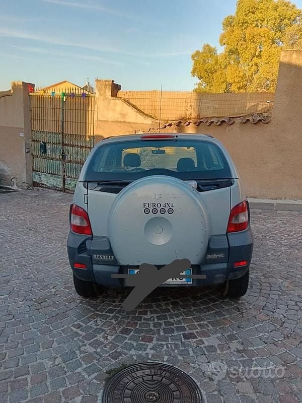 Grigio Usata 2001 Renault Scénic Monovolume | 2500 € (Buon prezzo) - Immagine 1/4