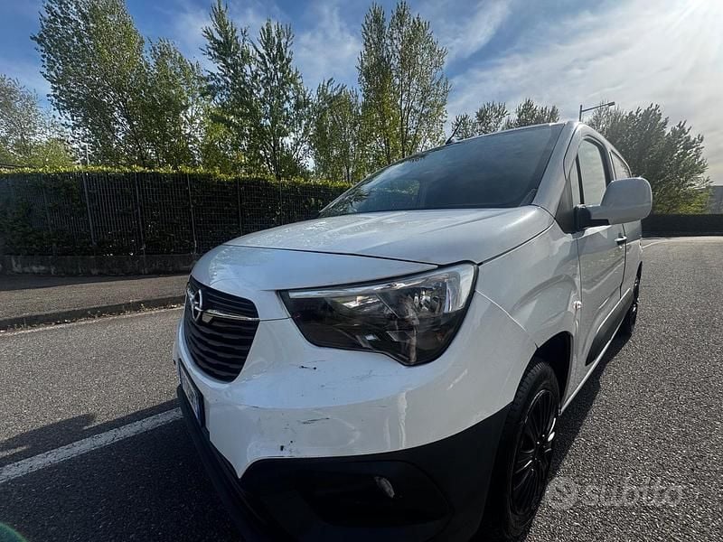 Occasion Opel Combo 105 ch (77 kW) 2019 Blanc Monospace