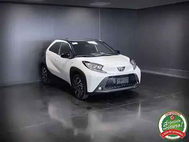 Nuova Toyota Aygo X Trend 100 CV (73 kW) 2025 Bianco SUV