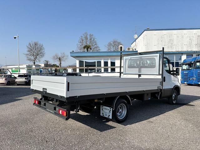 Usata Iveco Daily 2023 Bianco