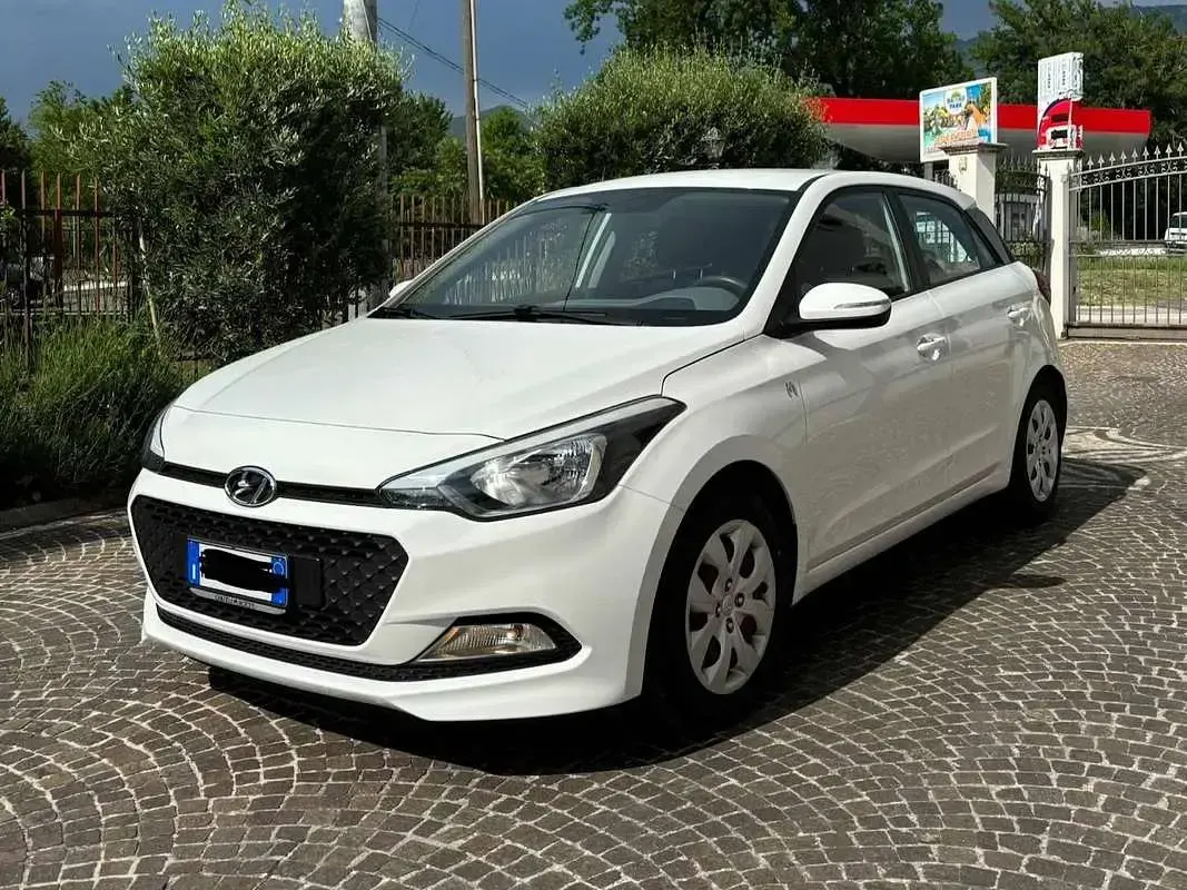 Usata Hyundai i20 Classic 75 CV (55 kW) 2017 Bianco Utilitaria