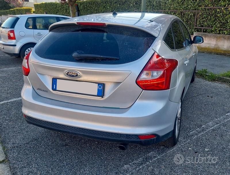 Usata Ford Focus Titanium S 150 CV (110 kW) 2011 Grigio Berlina