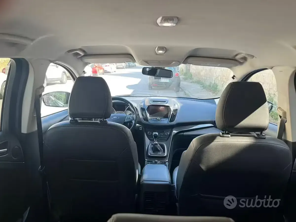 Usata Ford Kuga 120 CV (88 kW) 2018 Grigio SUV