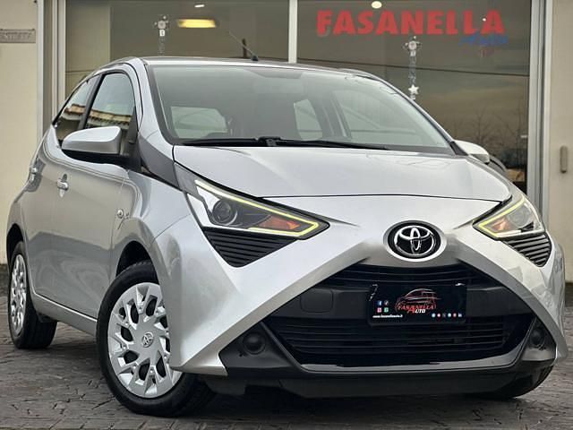 Argento Usata 2020 Toyota Aygo Business Edition Due volumi | 13.900 € (Cara) - Immagine 1/4
