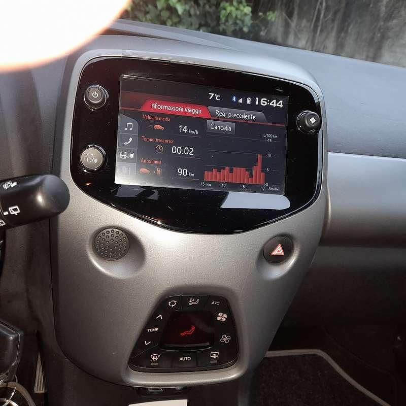 Usata Toyota Aygo X-play 72 CV (52 kW) 2020 Nero Utilitaria