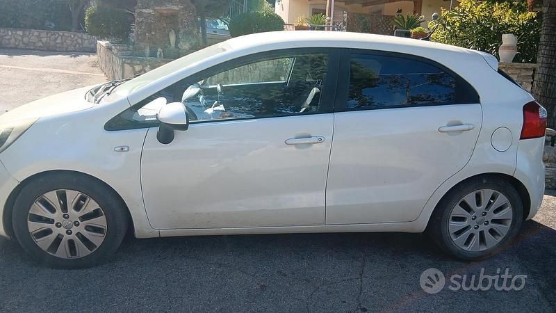 Usata Kia Rio 2012 Bianco Berlina