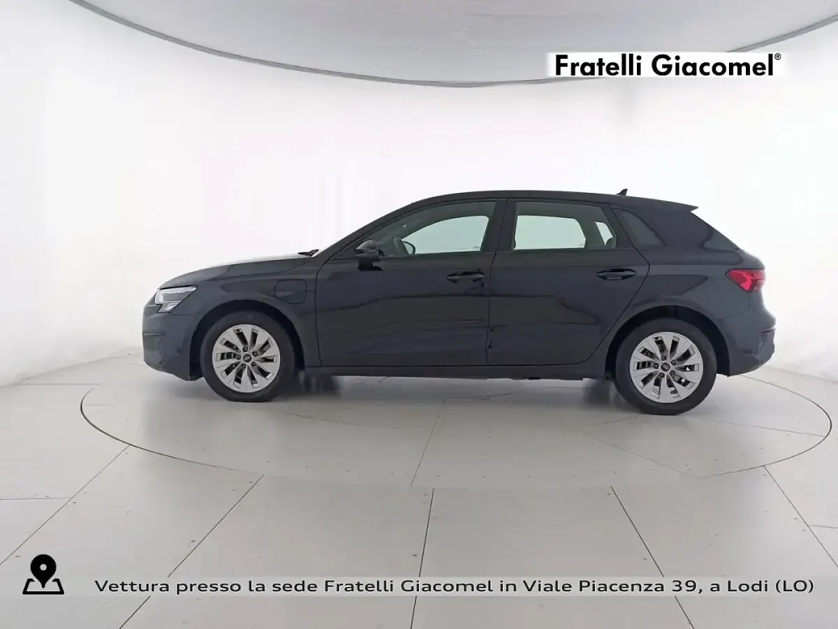 Usata Audi A3 Business 204 CV (150 kW) 2021 Nero mythos metallizzato Berlina