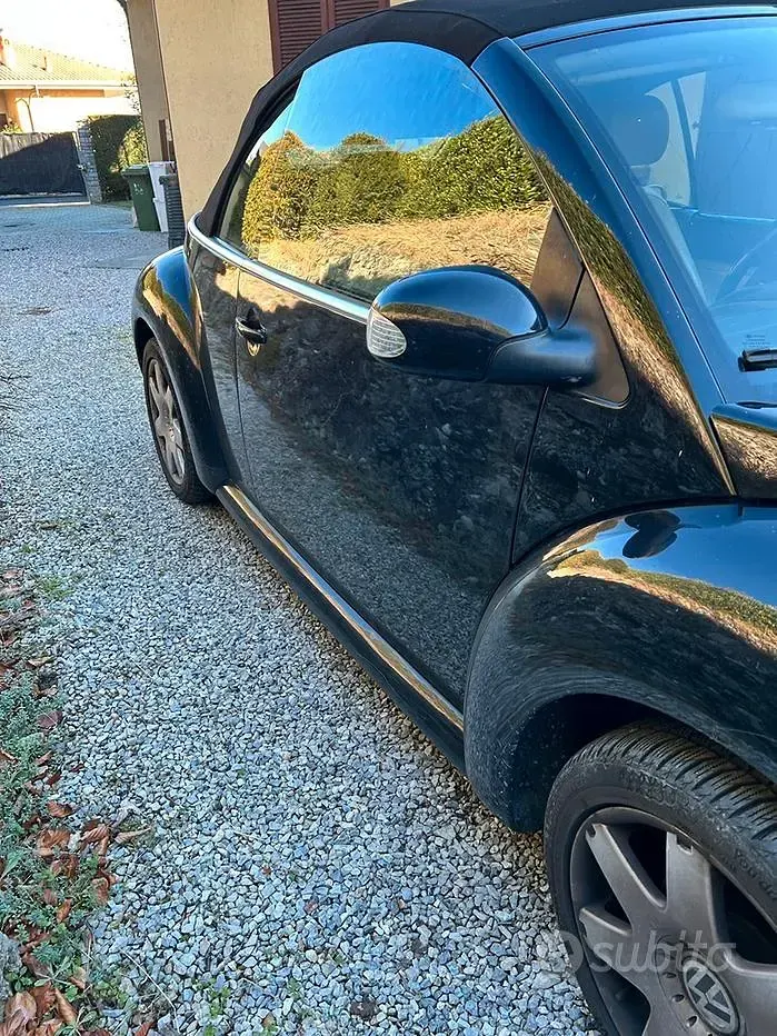 Usata VW New Beetle 101 CV (74 kW) 2004 Nero Utilitaria