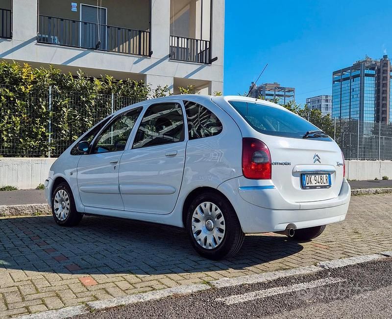 Usata Citroën Xsara Picasso 90 CV (66 kW) 2007 Bianco Monovolume