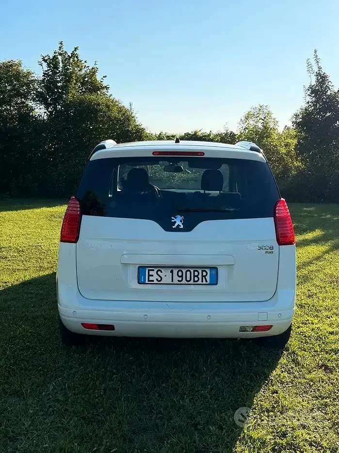 Usata Peugeot 5008 115 CV (84 kW) 2013 Bianco Monovolume