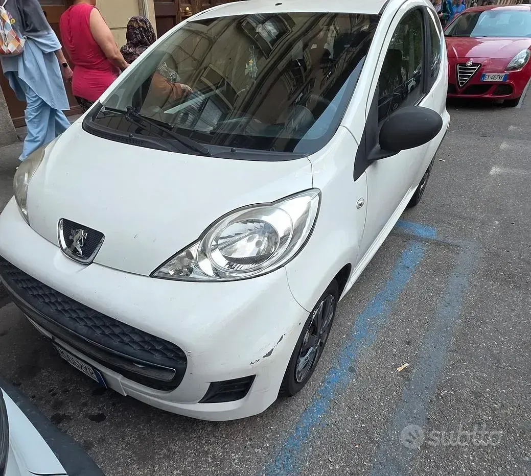 Usata Peugeot 107 68 CV (50 kW) 2012 Utilitaria