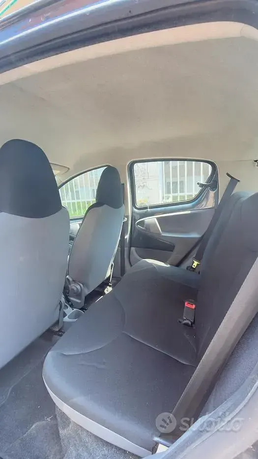 Usata Toyota Aygo 68 CV (50 kW) 2010 Grigio Utilitaria