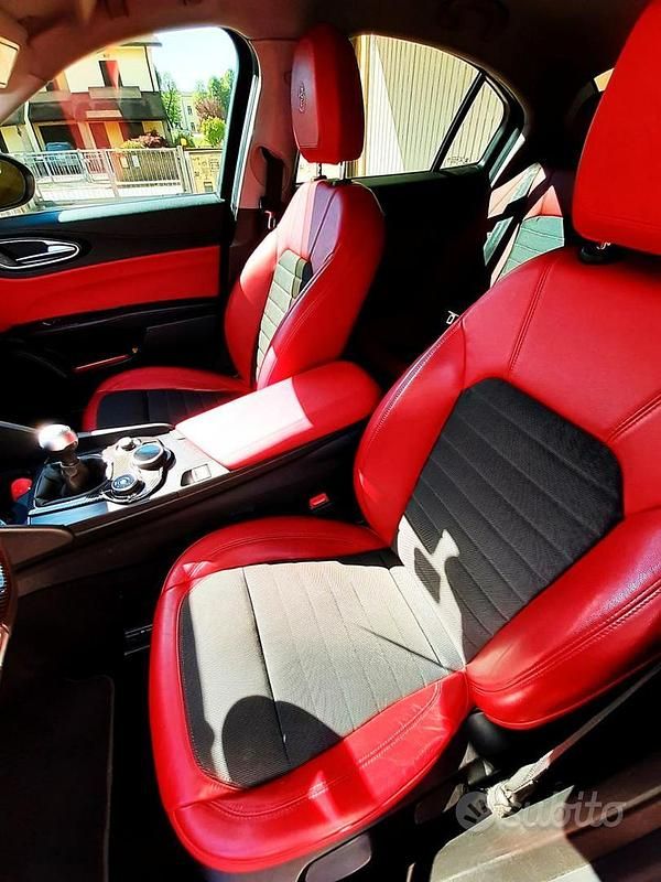Usata Alfa Romeo Giulia Business 180 CV (132 kW) 2017 Rosso Berlina