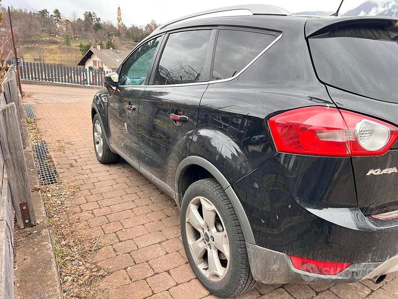 Usata Ford Kuga 136 CV (100 kW) 2009 Nero SUV