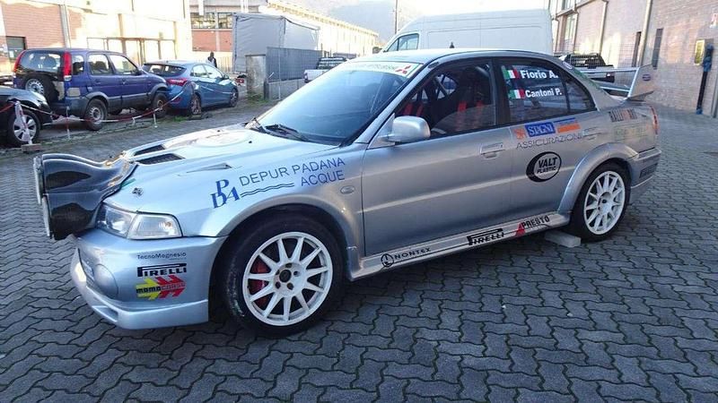 Usata Mitsubishi Lancer Evolution 300 CV (220 kW) 2000 Grigio chiaro Berlina