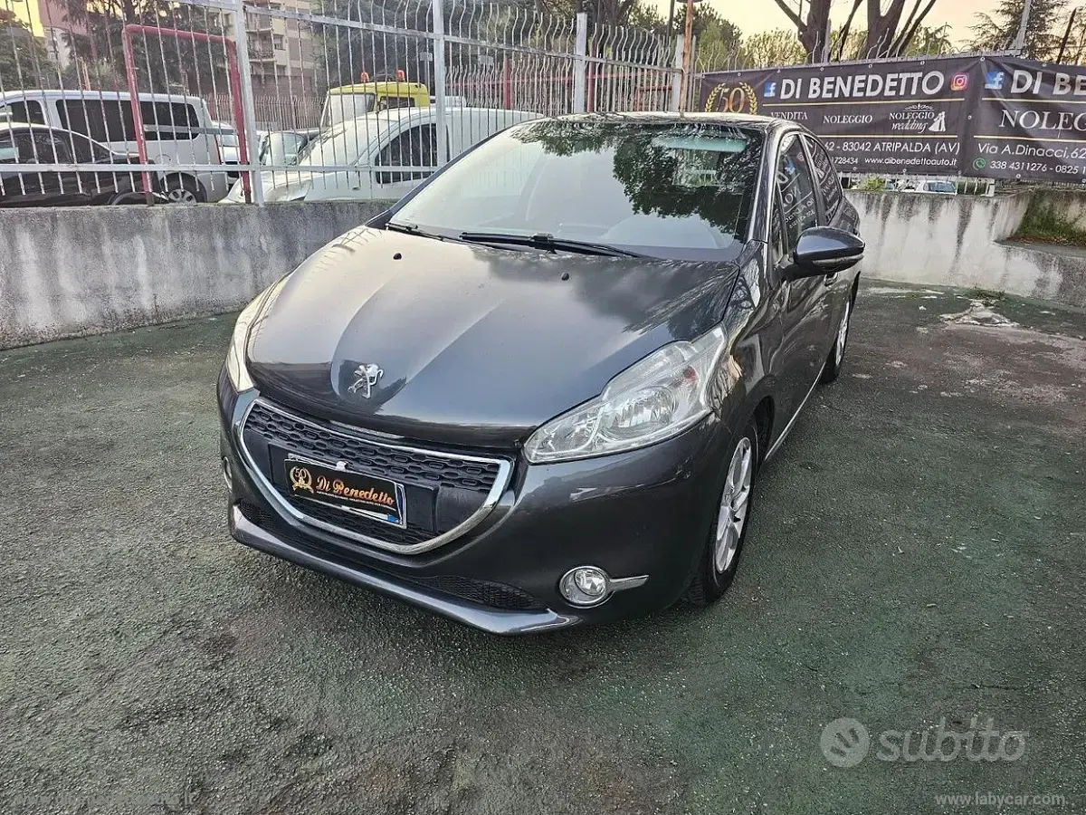 Begagnad Peugeot 208 Allure 95 HK (69 kW) 2012 Halvkombi
