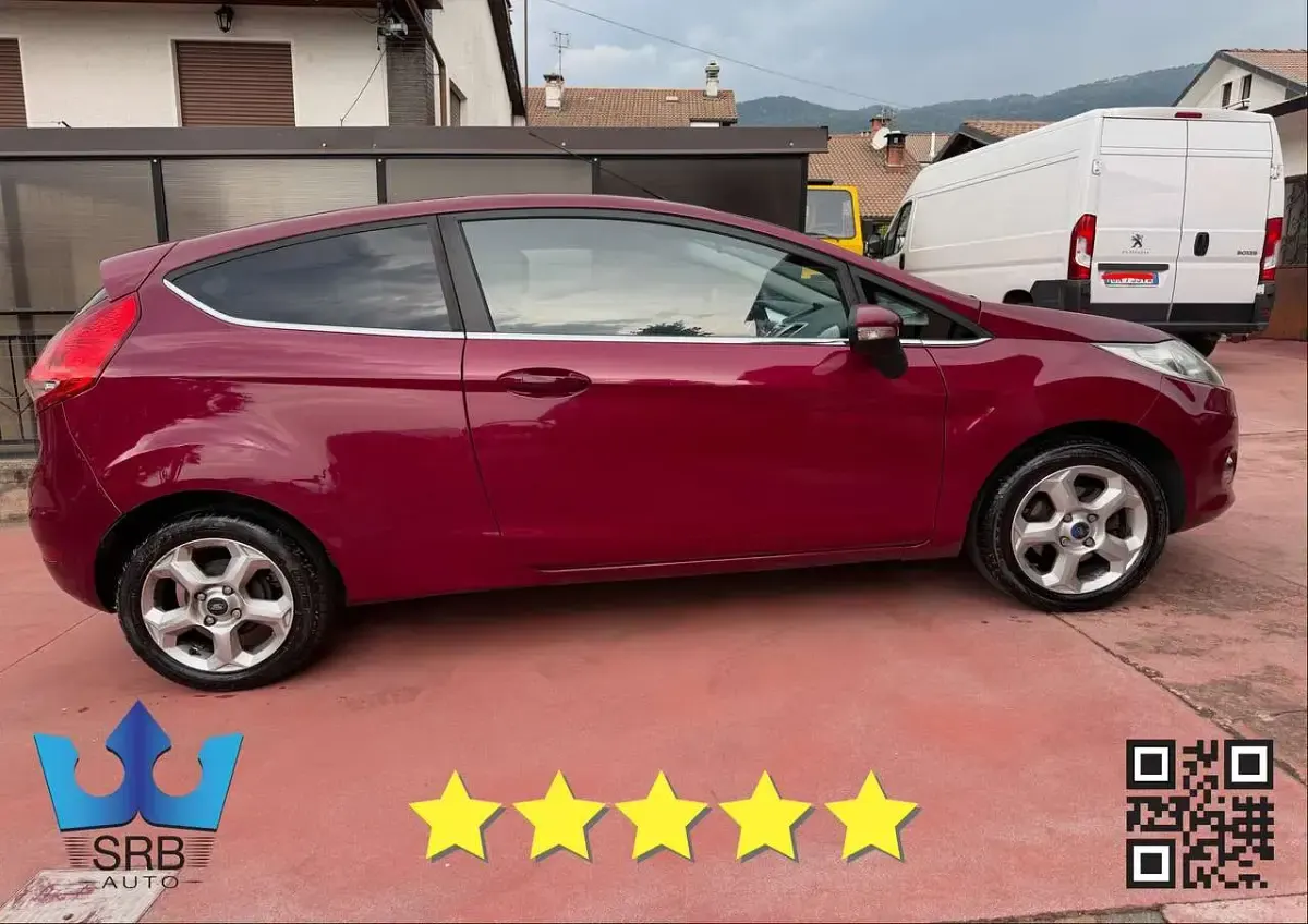 Usata Ford Fiesta Titanium 82 CV (60 kW) 2010 Lilla Berlina