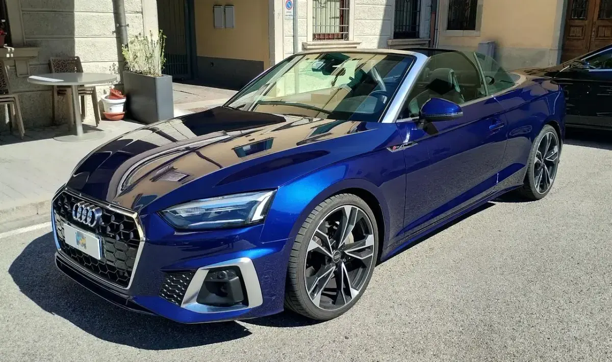 Usata Audi A5 Cabriolet Ambiente 265 CV (194 kW) 2022 Blu Cabrio