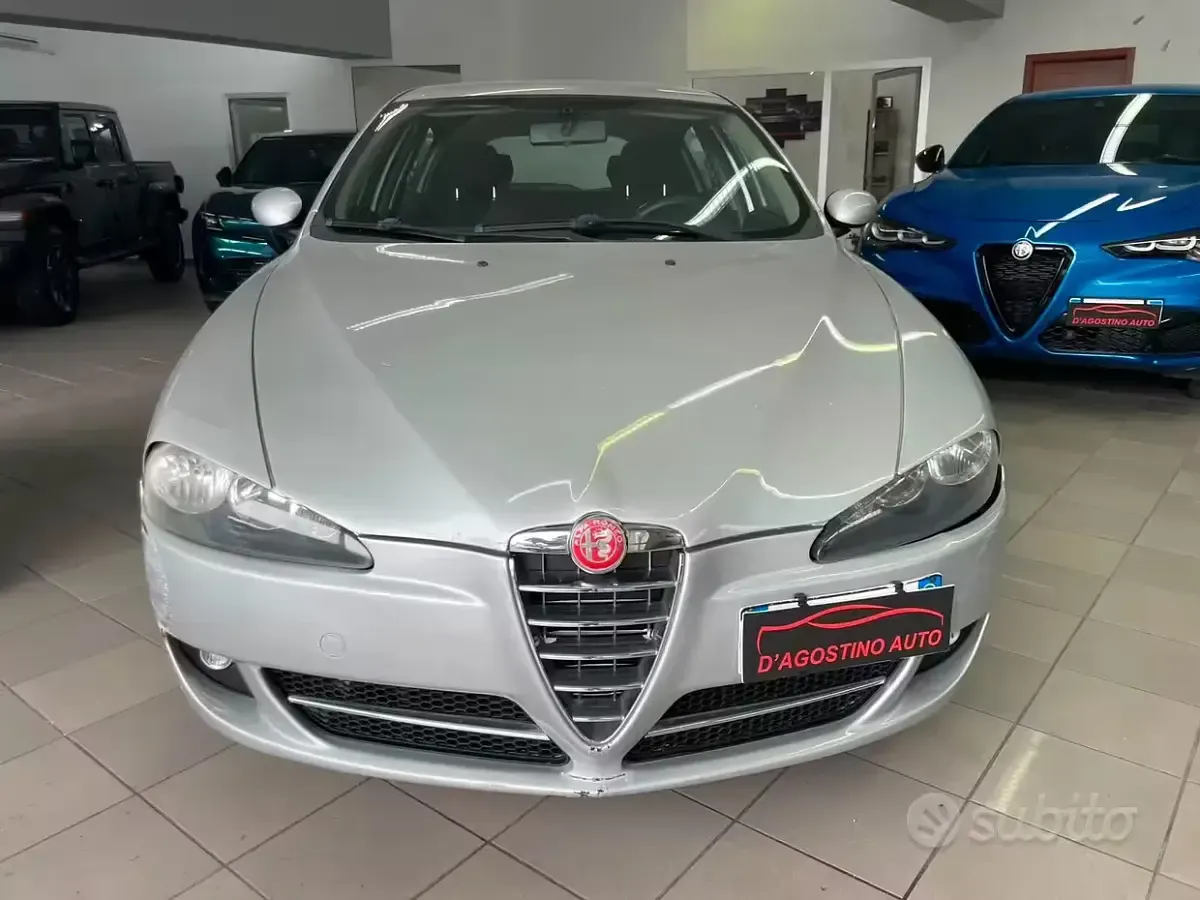 Usata Alfa Romeo 147 120 CV (88 kW) 2007 Grigio Utilitaria