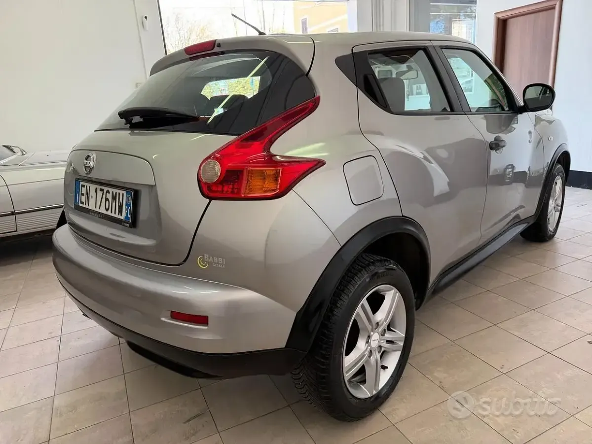 Usata Nissan Juke Acenta 117 CV (86 kW) 2012 Grigio SUV