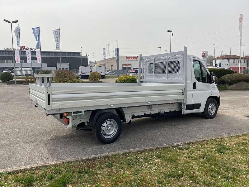 Usata Fiat Ducato 47 kW (64 CV) 2023 Bianco Furgone