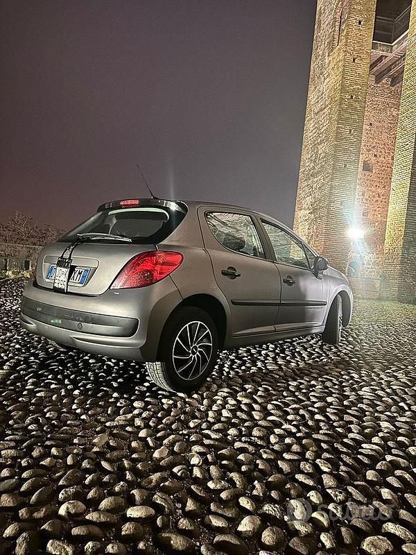 Usata Peugeot 207 95 CV (69 kW) 2009 Grigio Utilitaria