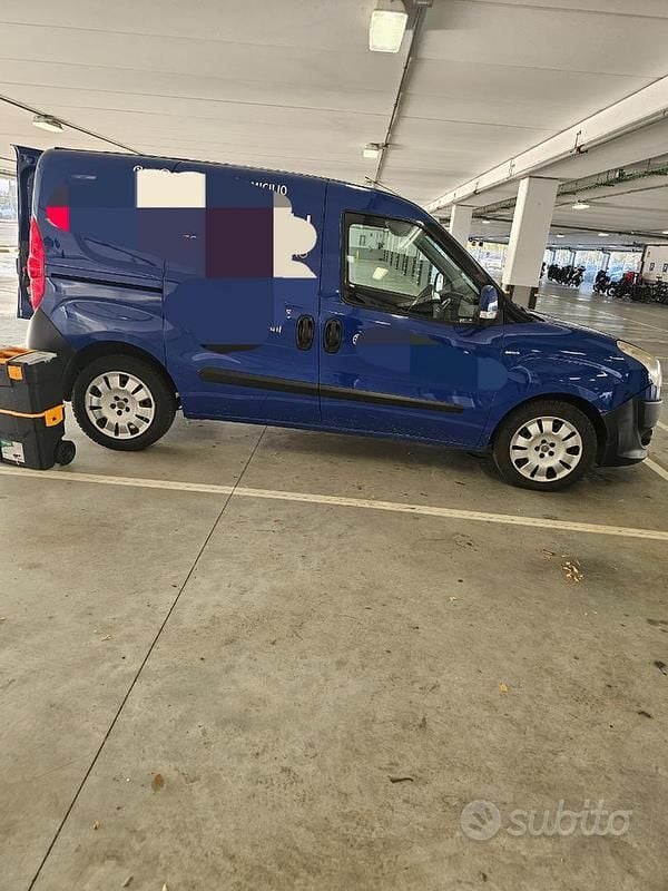 Usata Fiat Doblò 135 CV (99 kW) 2013 Blu Monovolume