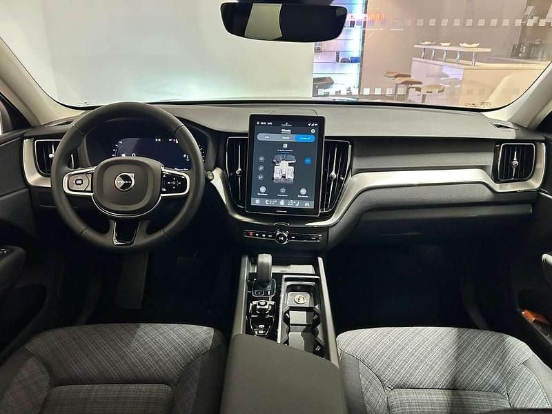 Nuova Volvo XC60 Core 250 CV (183 kW) 2026 Grigio SUV