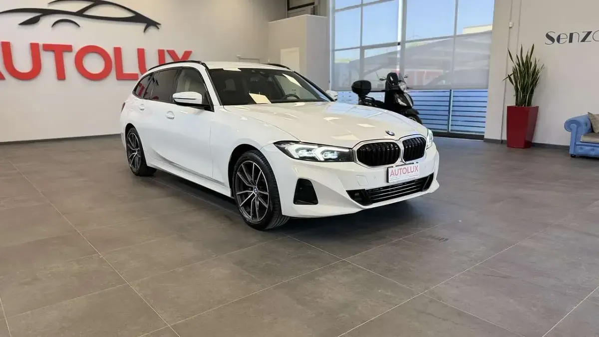 Usata BMW 318 156 CV (114 kW) 2022 Bianco Station wagon