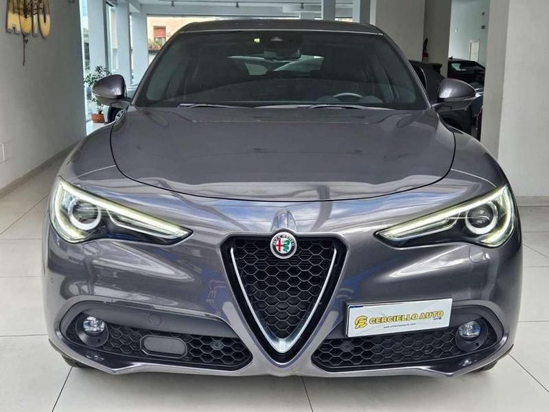 Usata Alfa Romeo Stelvio 190 CV (139 kW) 2022 Grigio scuro metallizzato SUV