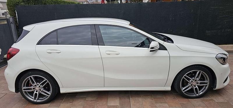 Usata Mercedes A180 Premium 109 CV (80 kW) 2014 Berlina