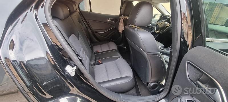Usata Mercedes GLA180 Business 109 CV (80 kW) 2017 Nero SUV