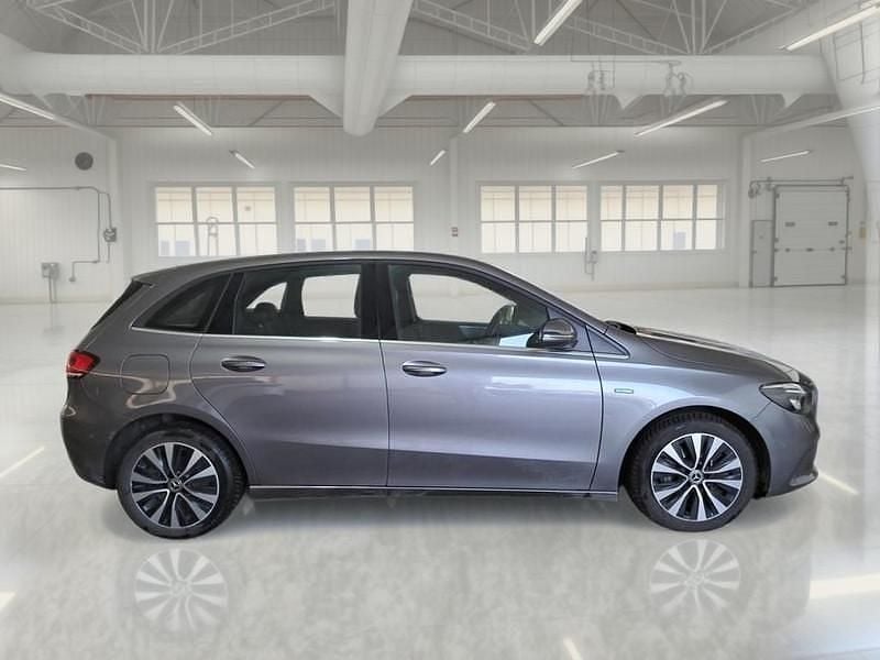 Usata Mercedes B250e Business 160 CV (117 kW) 2021 Grigio Monovolume