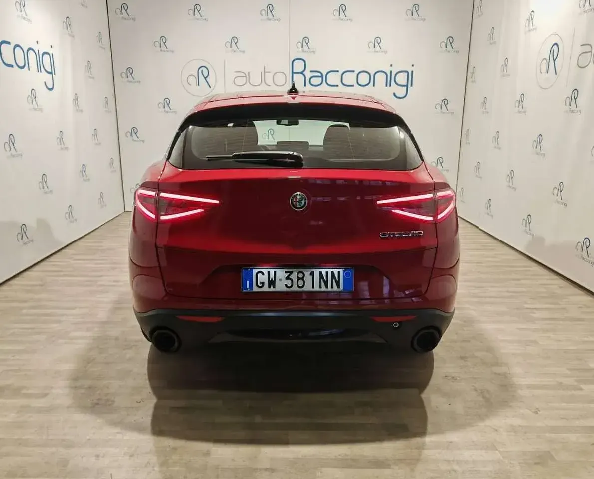 Usata Alfa Romeo Stelvio Sprint 160 CV (117 kW) 2024 Rosso SUV