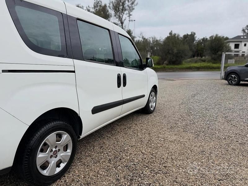 Usata Fiat Doblò Emotion 105 CV (77 kW) 2012 Bianco Monovolume
