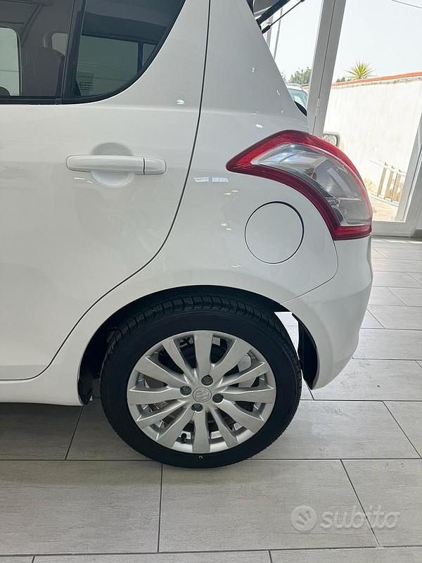 Gebraucht Suzuki Swift 94 PS (69 kW) 2012 Weiß Kleinwagen