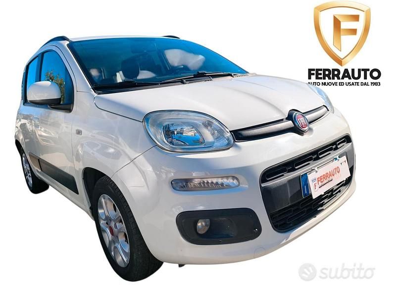 Bianco Usata 2016 Fiat Panda Lounge Due volumi | 6990 € (Buon prezzo) - Immagine 1/4