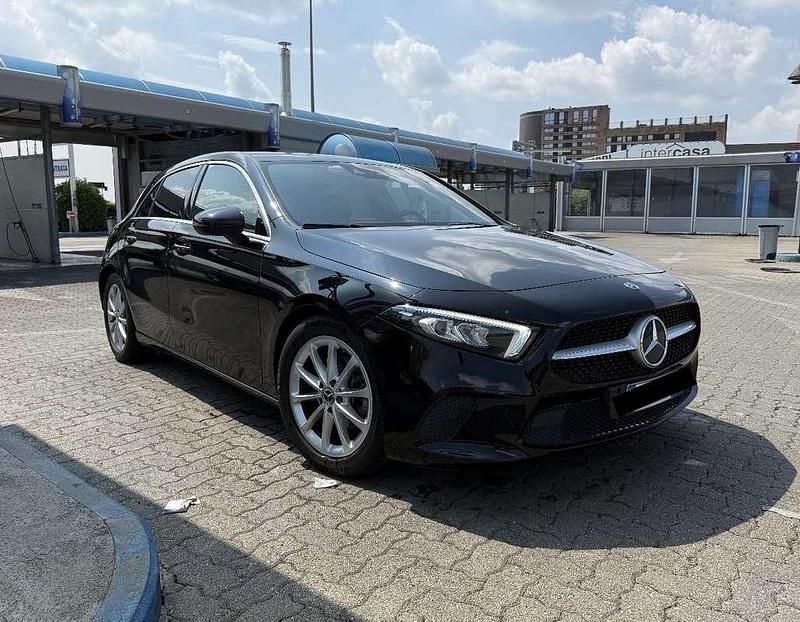 Usata Mercedes A180 Premium 116 CV (85 kW) 2019 Berlina