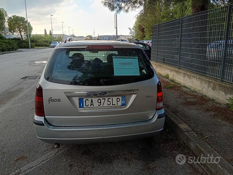Usata Ford Focus Ghia 116 CV (85 kW) 2002 Grigio Station wagon