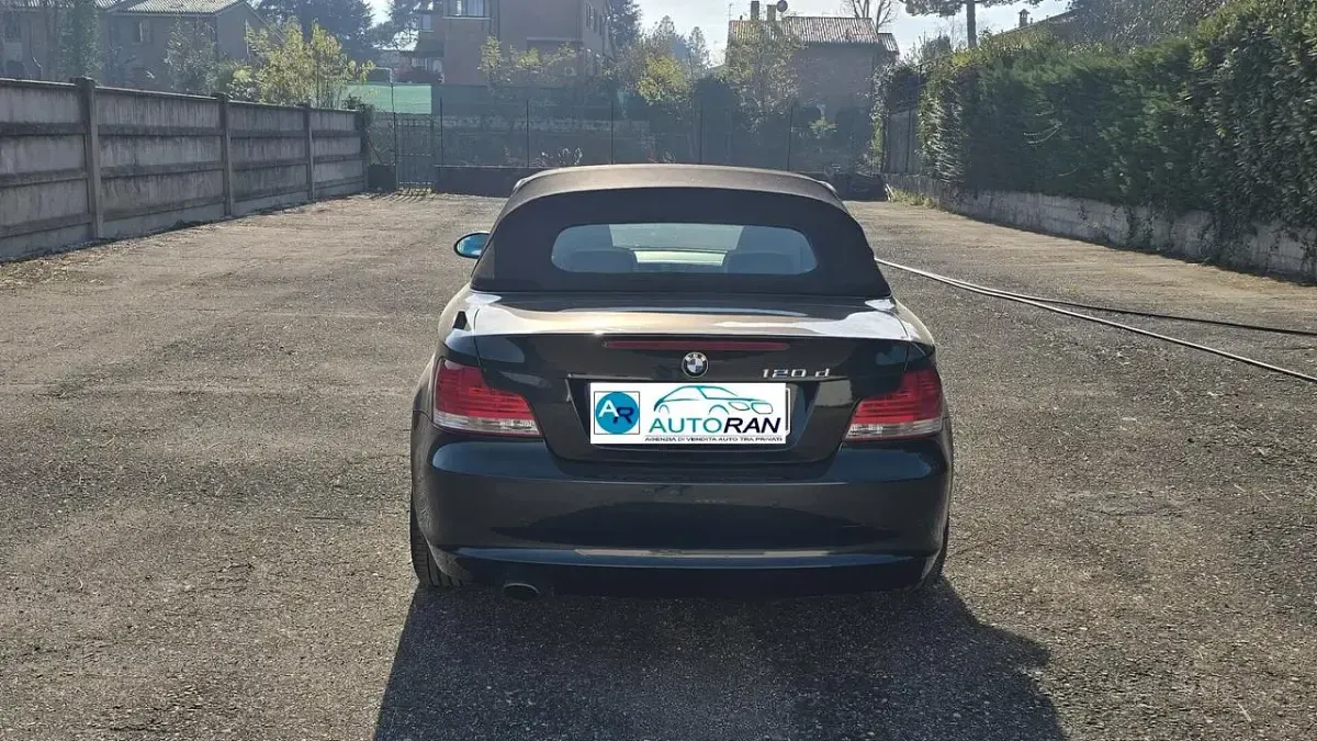 Usata BMW 120 176 CV (129 kW) 2010 Nero Utilitaria