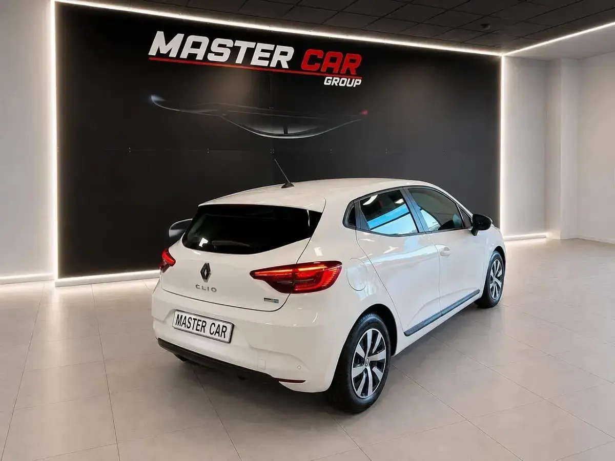 Usata Renault Clio V Techno 91 CV (66 kW) 2023 Bianco Berlina