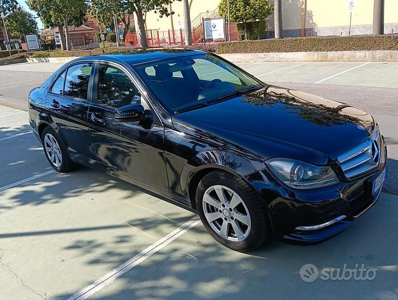 Usata Mercedes C200 136 CV (100 kW) 2011 Nero Berlina