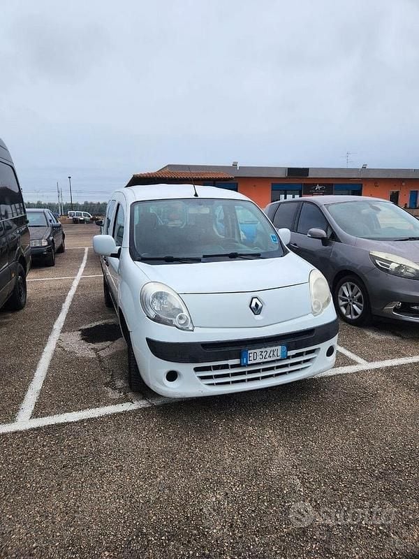 Usata Renault Kangoo 90 CV (66 kW) 2011 Bianco Monovolume